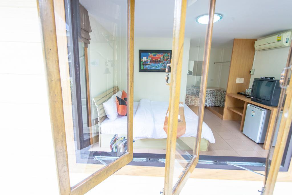 Dusit Talai Resort Nong Nam Daeng Esterno foto