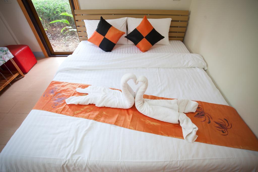 Dusit Talai Resort Nong Nam Daeng Esterno foto