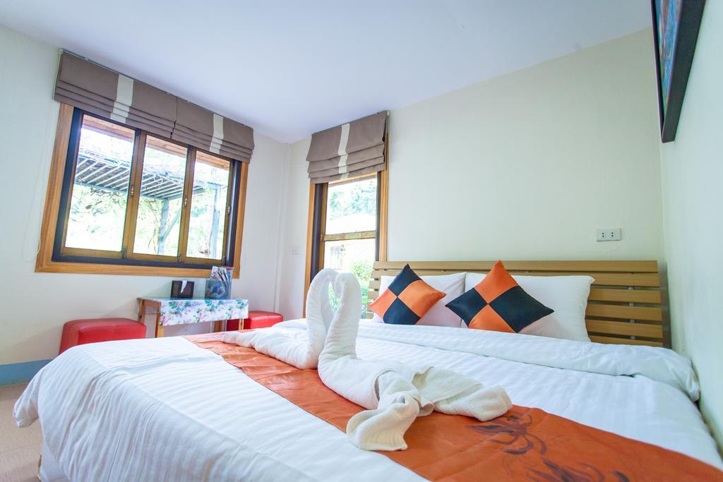 Dusit Talai Resort Nong Nam Daeng Esterno foto
