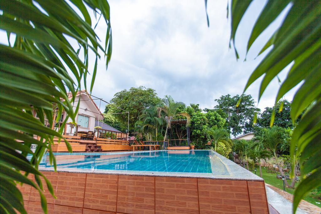 Dusit Talai Resort Nong Nam Daeng Esterno foto