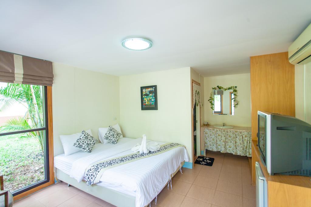 Dusit Talai Resort Nong Nam Daeng Esterno foto