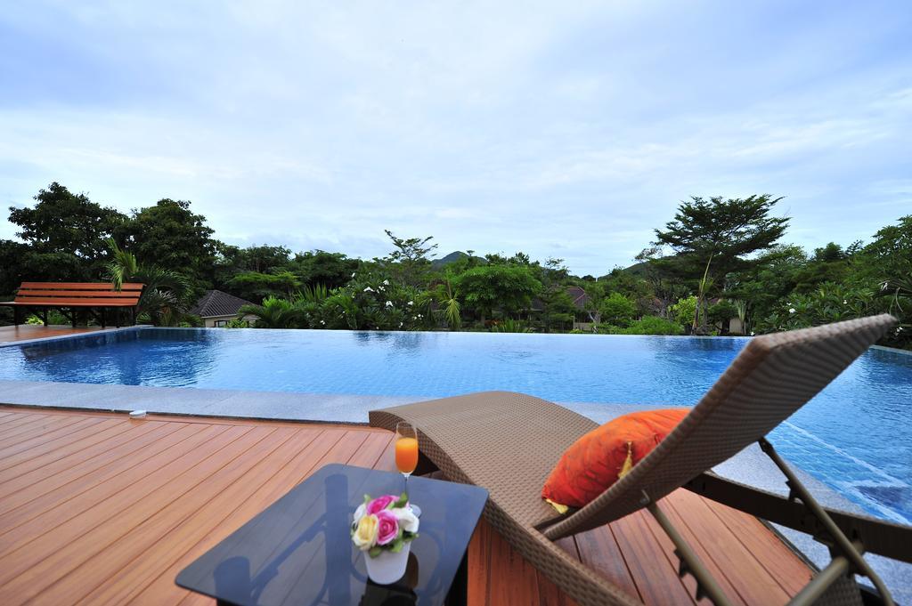 Dusit Talai Resort Nong Nam Daeng Esterno foto