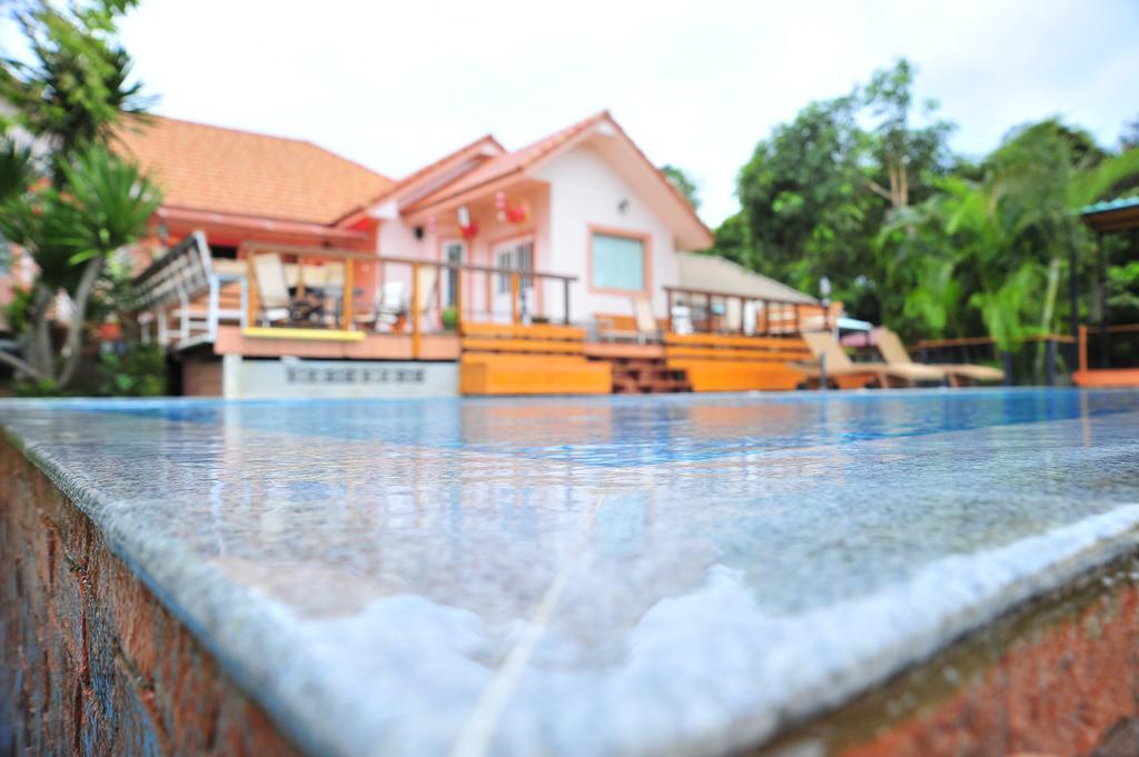 Dusit Talai Resort Nong Nam Daeng Esterno foto