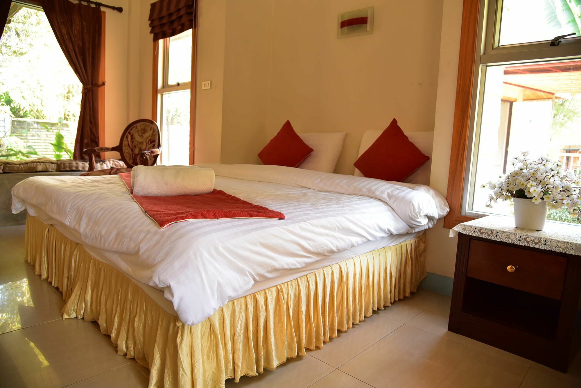 Dusit Talai Resort Nong Nam Daeng Esterno foto