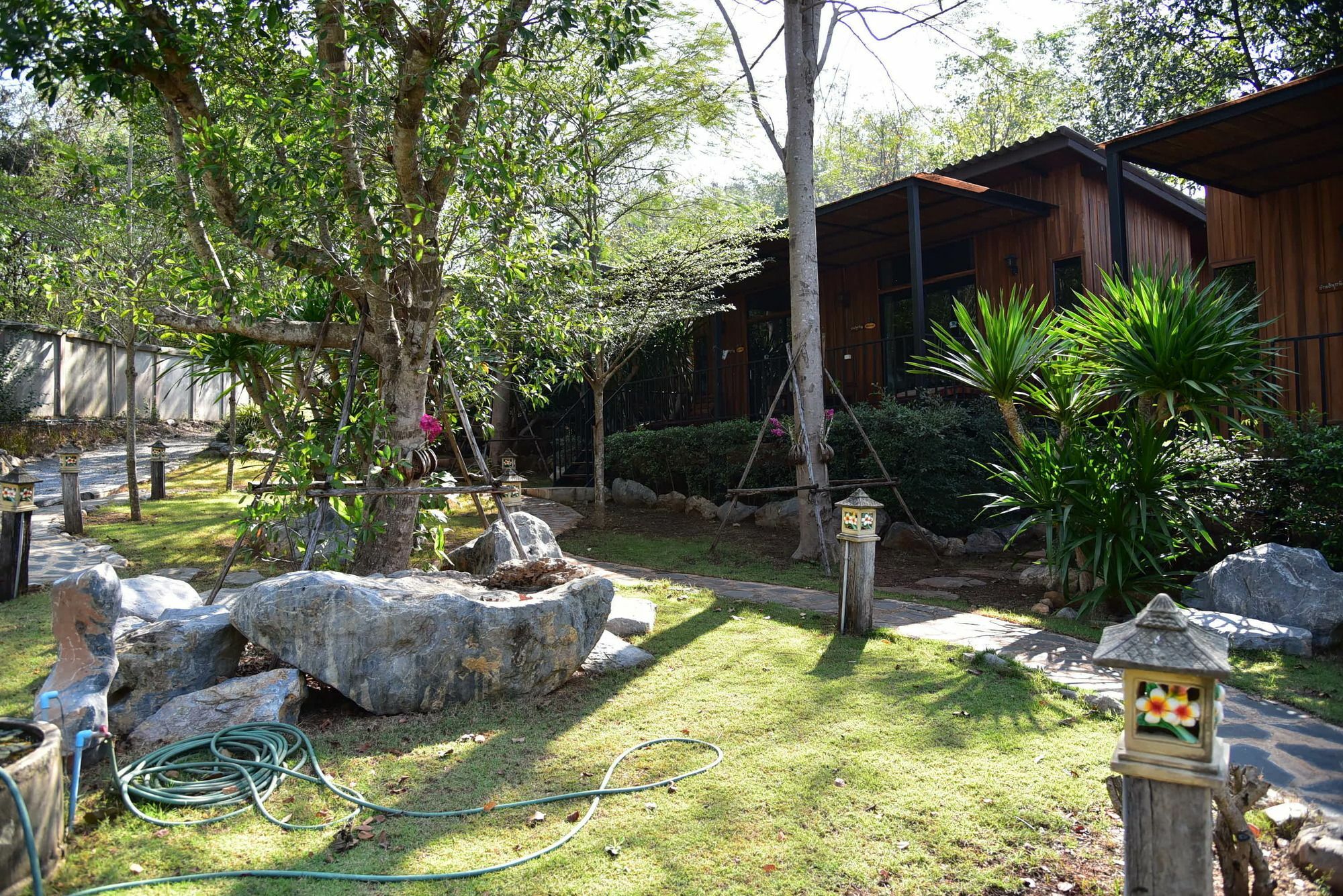 Dusit Talai Resort Nong Nam Daeng Esterno foto