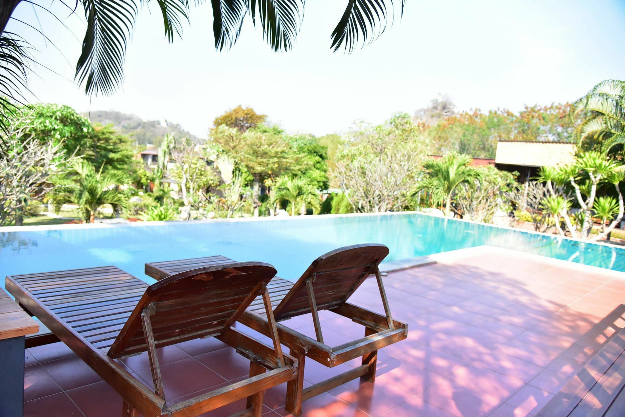 Dusit Talai Resort Nong Nam Daeng Esterno foto